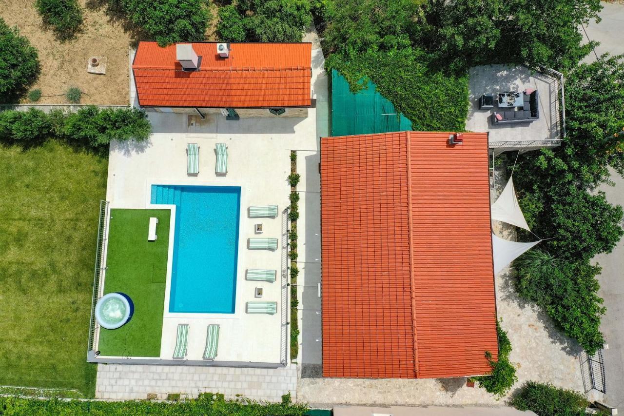 Home Away From Home With Outdoor Pool, Botanical Garden And A Beautiful Sea View Kaštela Exterior foto