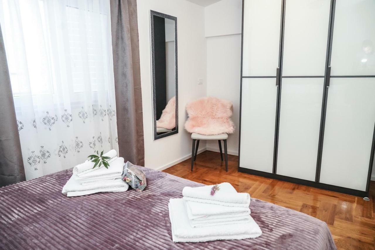 Home Away From Home With Outdoor Pool, Botanical Garden And A Beautiful Sea View Kaštela Exterior foto